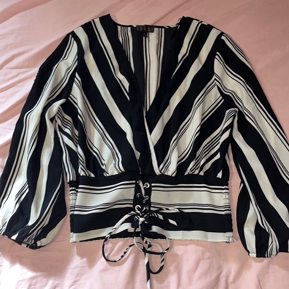 Women top, size Large